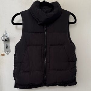 ⭐️ Zara Kids (Girl) Puffer Vest in Black
